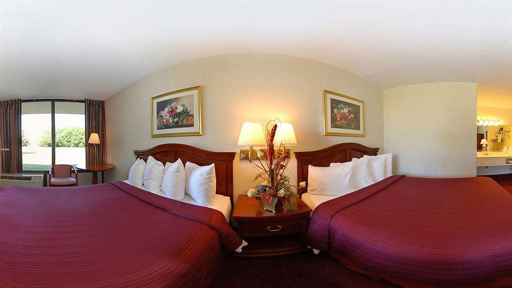 Quality Inn Ennis Esterno foto